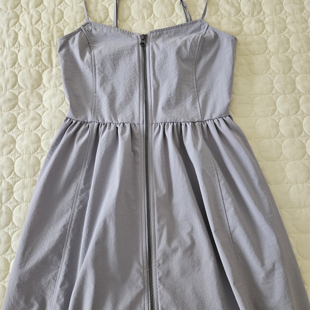 GU Mid Length Balloon Dress Zipper Size Med